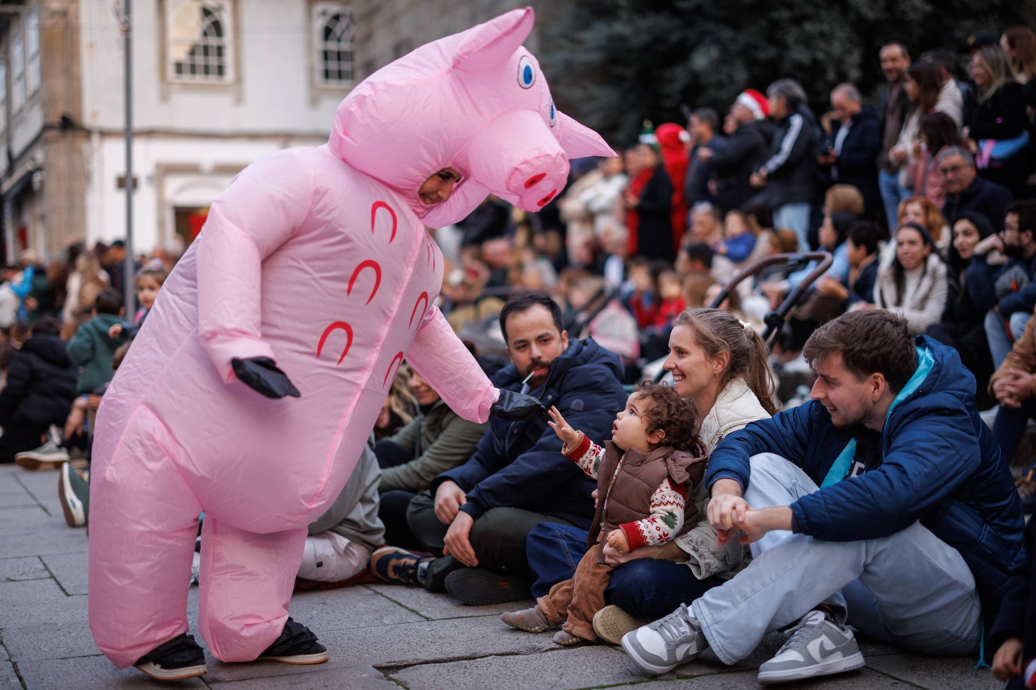 "maior parada de natal de sempre em braga" voltou a encher as ruas