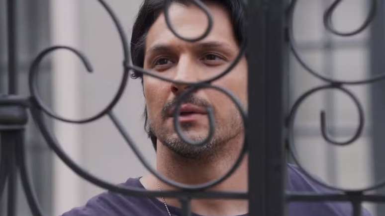 Três Graças: Paulinho esconde prova do crime de Gerluce —