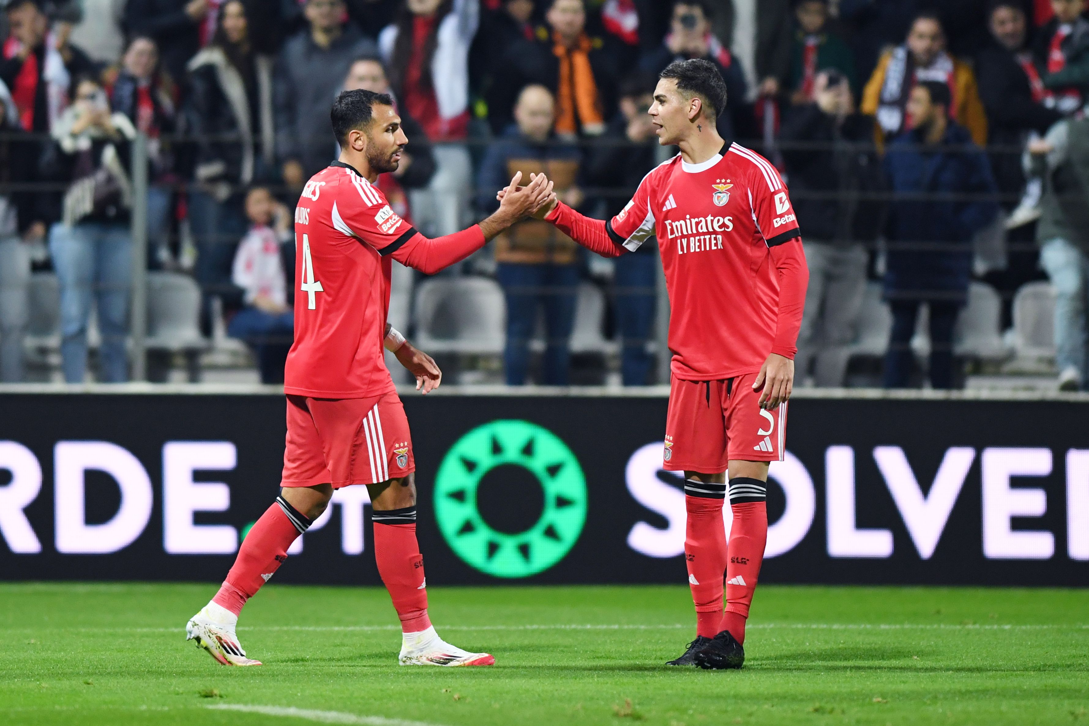 Pavlidis e Enzo Barrenechea celebram golo apontado frente ao Moreirense - Foto: Rogério Ferreira / Kapta+