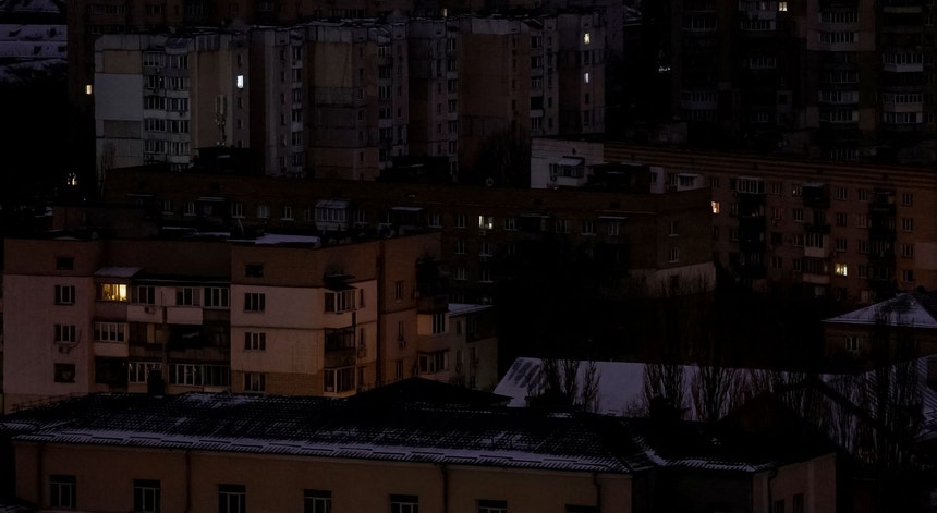Ucrânia. Mais de um milhão de casas sem eletricidade em toda a região de Kiev