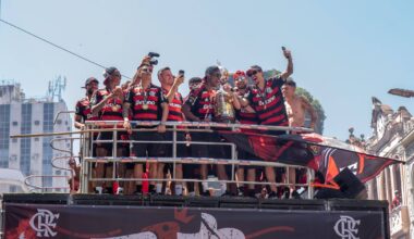 Taça partida, provocações aos rivais e carga policial: festa do Flamengo teve tudo