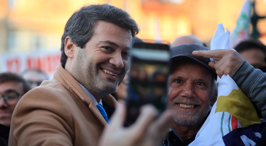 Ventura pede que se aproveite Natal para assumir "valores cristãos de Portugal"