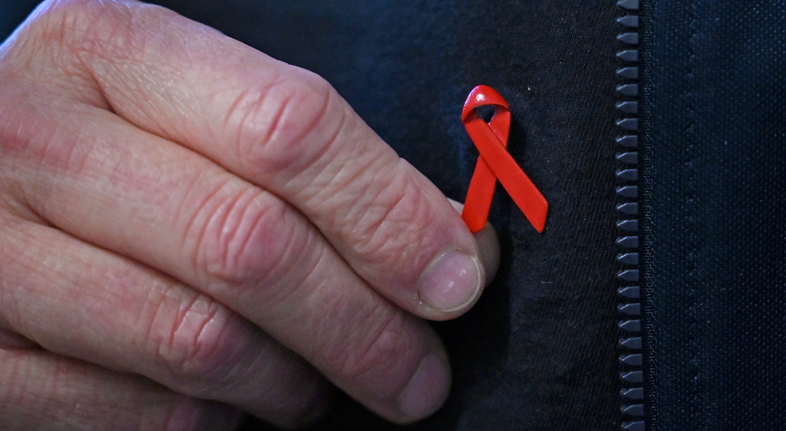 Polémica. DGS rejeita discriminação e diz que publicou imagem disponibilizada pela ONUSIDA