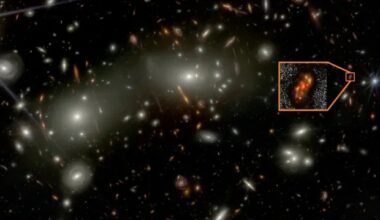 Galáxia gigante de 12 bilhões de anos é descoberta e desafia teoria da formação do universo; entenda