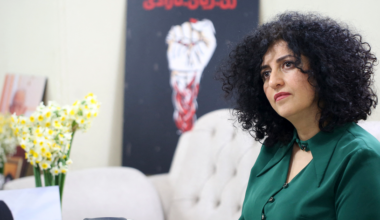 Narges Mohammadi detida pelas autoridades iranianas