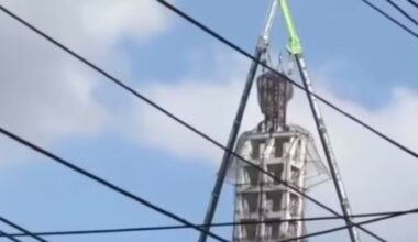 Após 39 anos de espera, estátua recebe a cabeça no Ceará - Portal iG