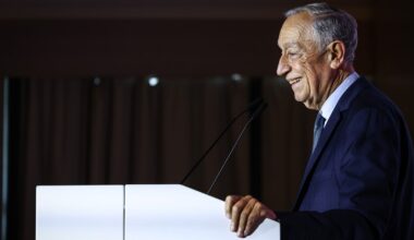 Marcelo escreve na imprensa. "Há muros que podem ser difíceis de demolir. Porém não são impossíveis"