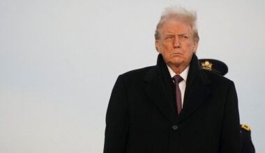 Tucker Carlson diz que Trump vai declarar guerra à Venezuela 