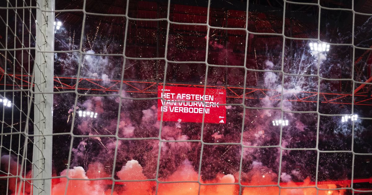 Van Basten sugere intervenção militar nos estádios após caos no Ajax-Groningen