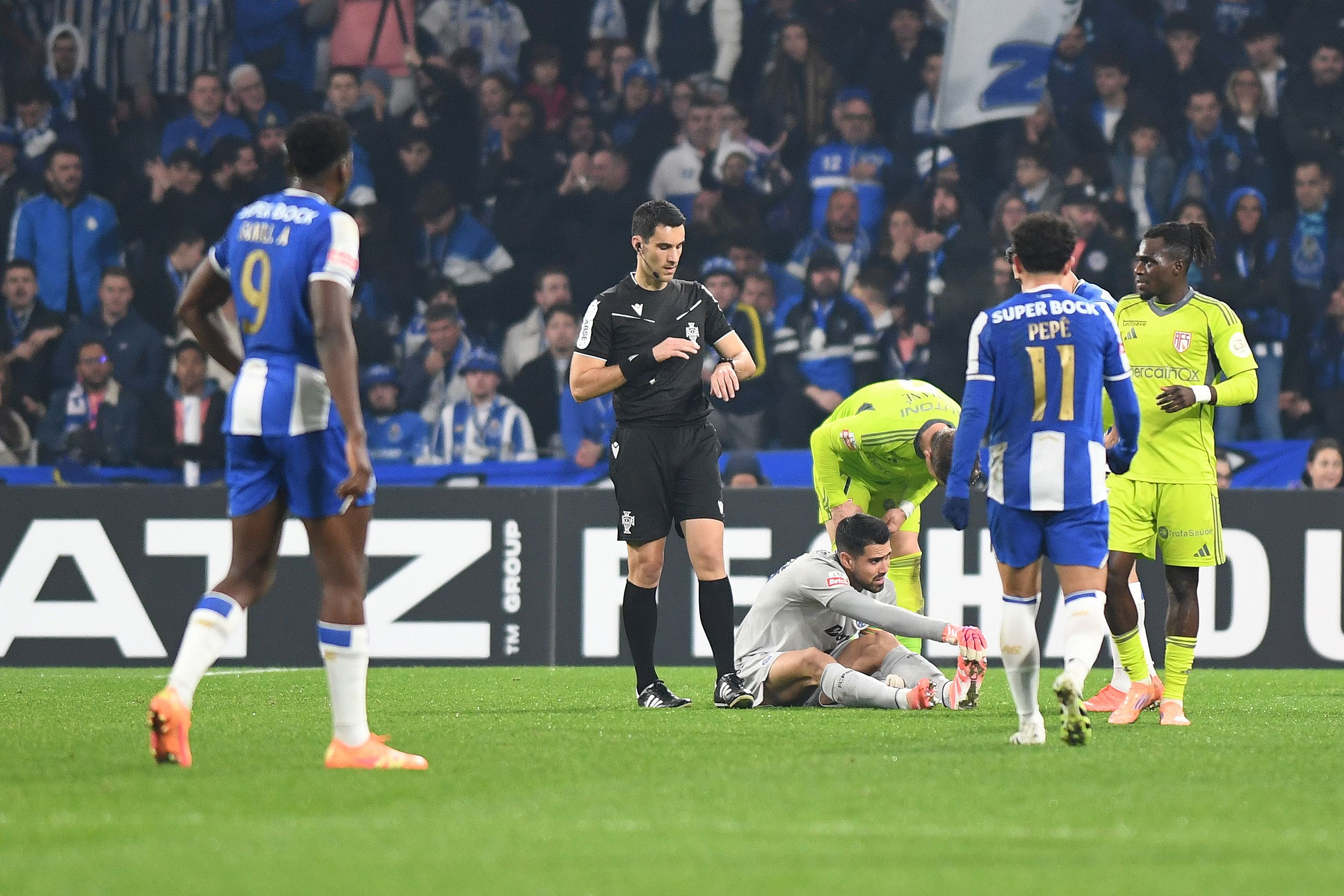 Diogo Costa ficou com queixas após saída em falso - Foto: Rogério Ferreira/Kapta+
