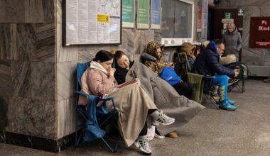 Um morto e 19 feridos. Capital ucraniana atingida por vários ataques russos durante a noite