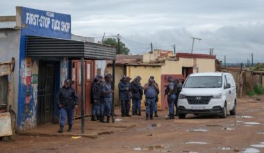 Homens armados mataram pelo menos dez pessoas na África do Sul