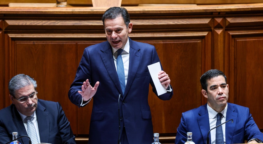 "Uma greve geral para reclamar o quê?" Luís Montenegro considera pacote laboral "um pretexto"