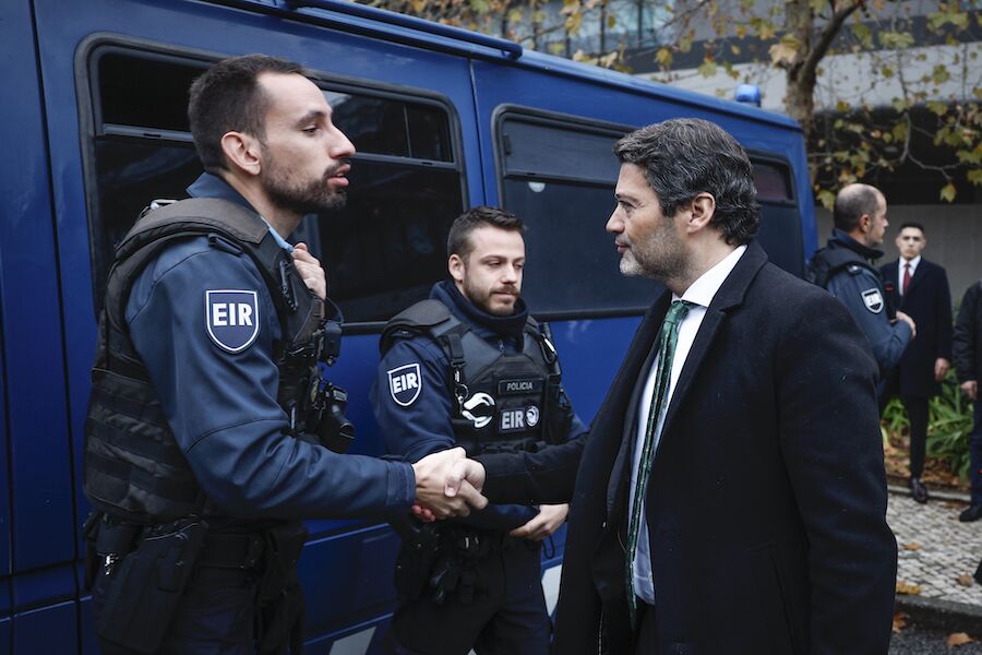 "Estranho". PSP travou homem que se dirigia a André Ventura com martelo