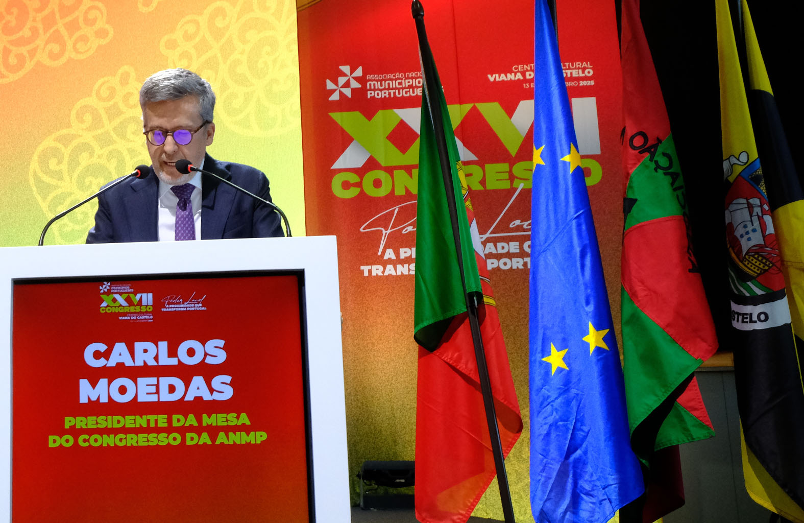 'apagão' na iluminação de natal em viana que até carlos moedas queria ver