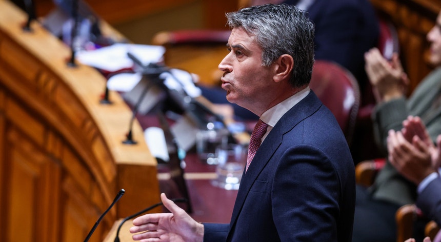 "O PS só tem um candidato". Gouveia e Melo não responde