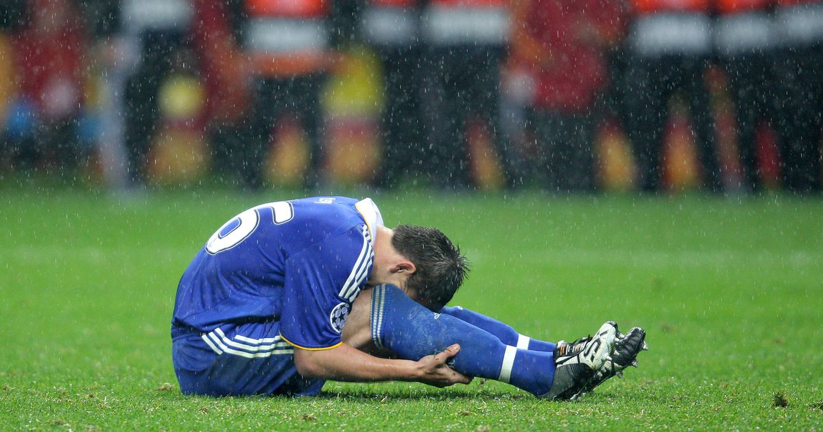John Terry indica que contemplou suicidar-se após penálti falhado que custou a Champions de 2008