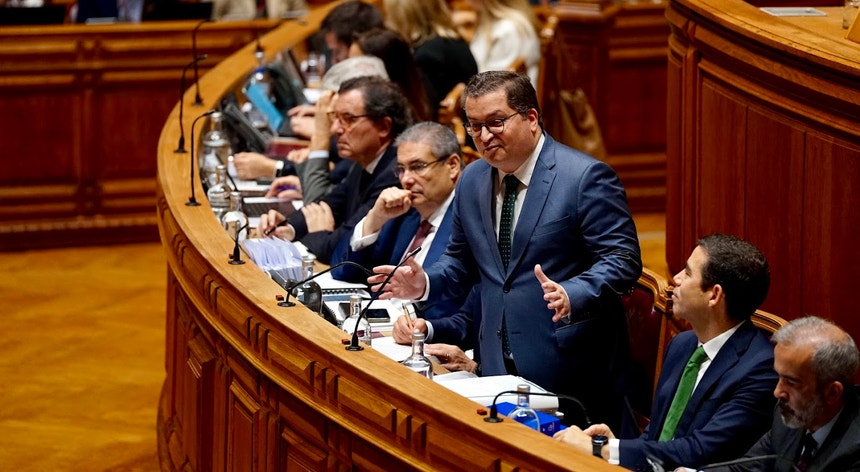 Miranda Sarmento vê greve geral como decisão política e ranking da Economist como resultado da governação