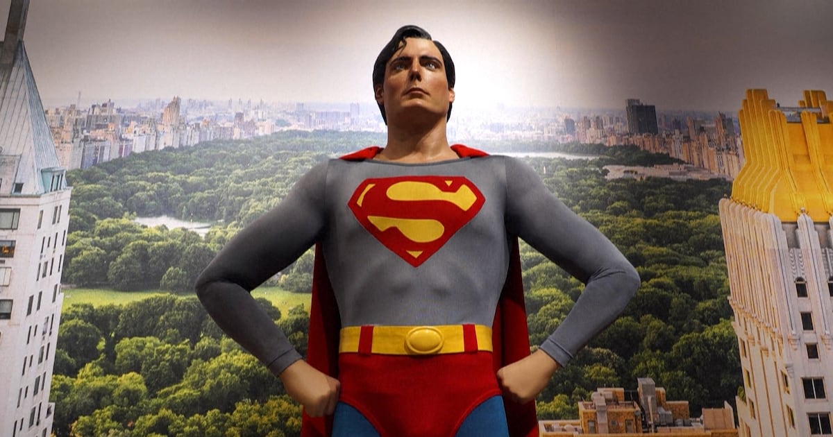 Traje original de ‘Superman’ usado por Christopher Reeve será leiloado por mais de R$ 4 mi – R7 Entretenimento
