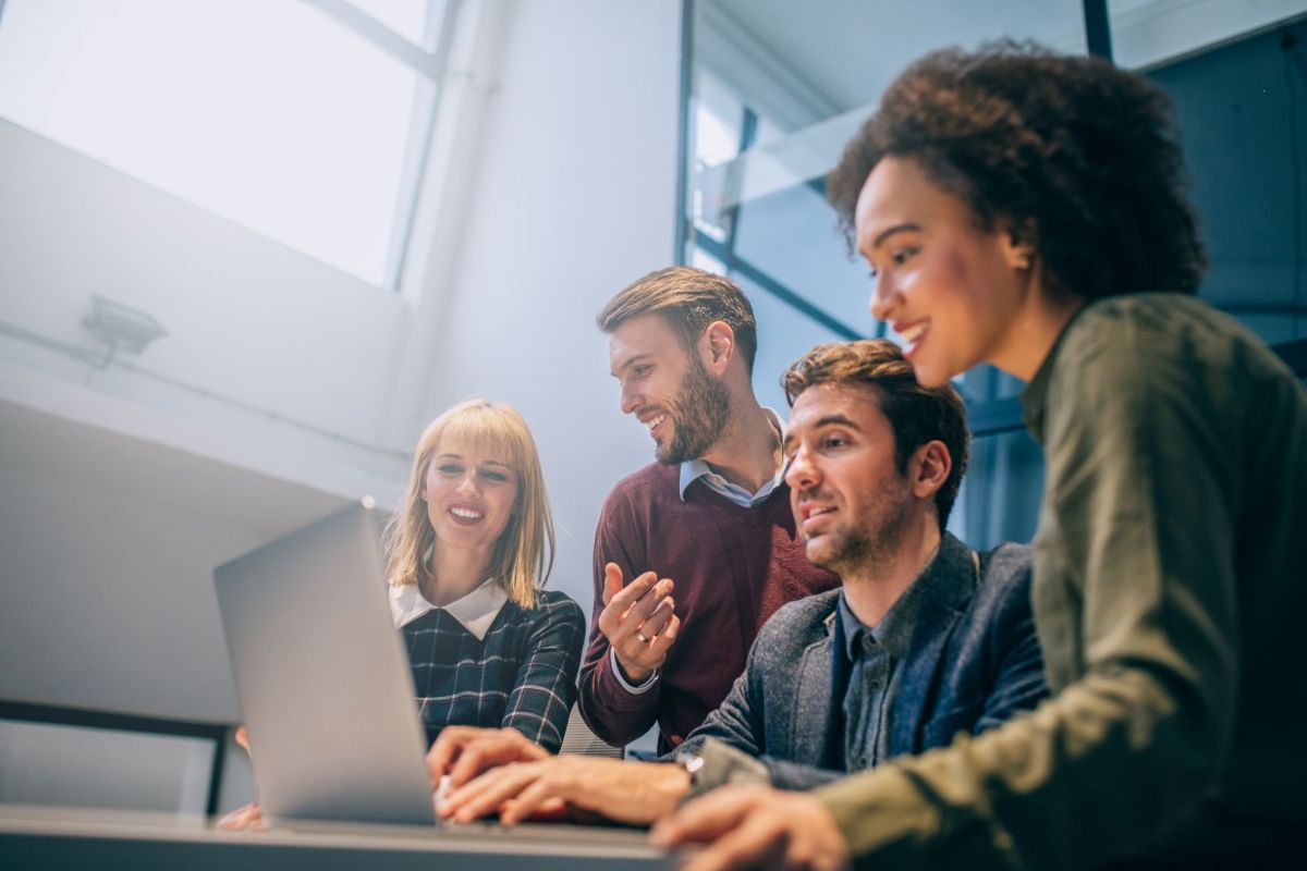 Adobe e YouTube anunciam recurso para criação de conteúdo no Premiere para iPhone