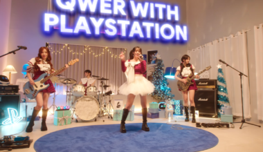 Coreanas QWER promovem a PS5