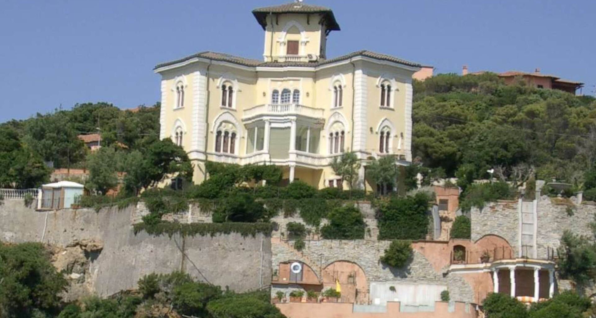 Vítima de câncer, ator que morreu há 29 anos deixou mansão com torre avaliada em R$ 3 milhões