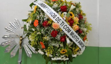 Atriz que foi encontrada morta há seis anos fumava três maços de cigarro por dia