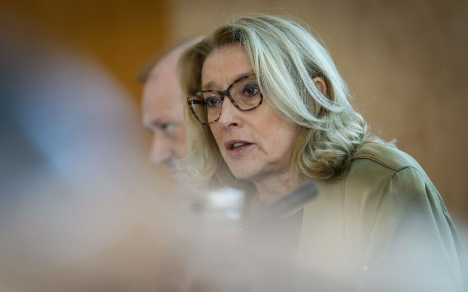 Ministra e UGT retomam negociações amanhã