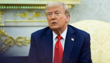 Trump afirma que os dias de Maduro "estão contados" e não descarta invasão terrestre