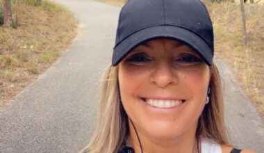 Irmã gémea quebra silêncio após morte da ex-apresentadora: “Porquê Deus?”