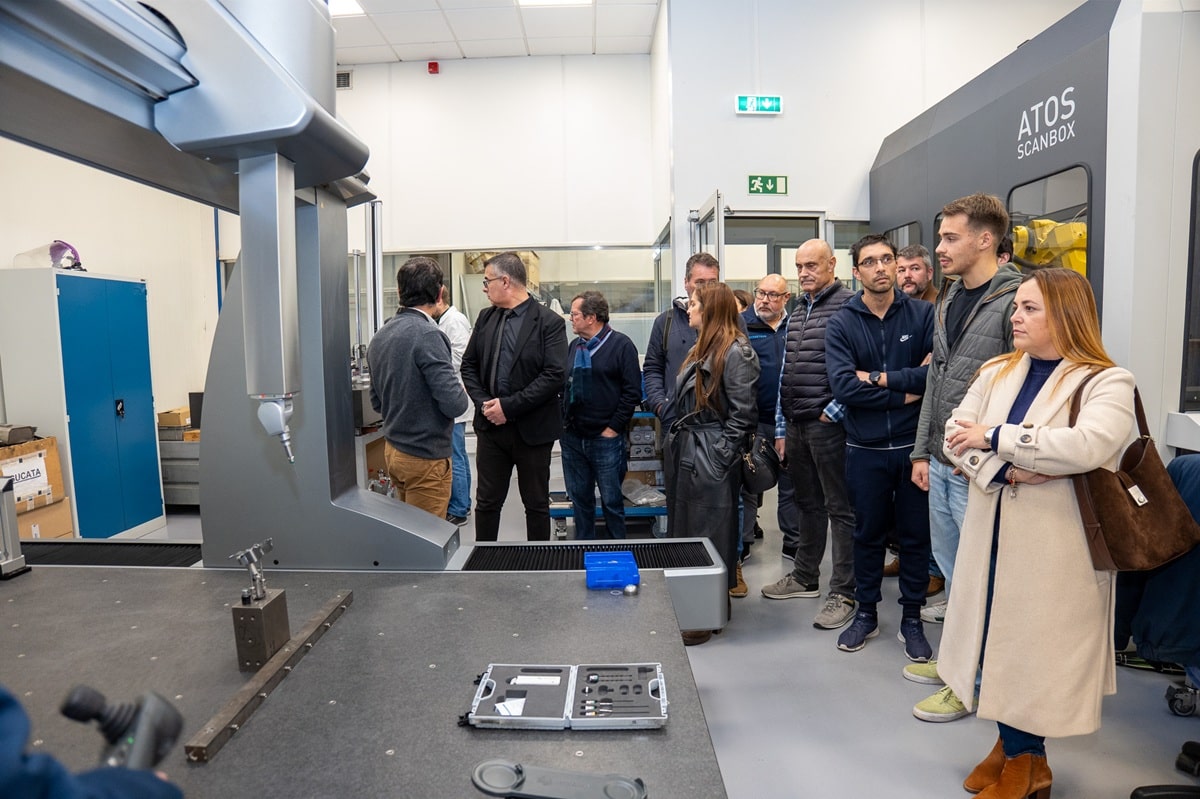 Desta empresa em esposende saem para todo o mundo protótipos de carros e peças de aviões