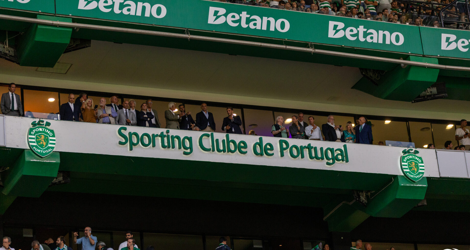 lateral esquerdo tem abordagens de Espanha para sair já em janeiro