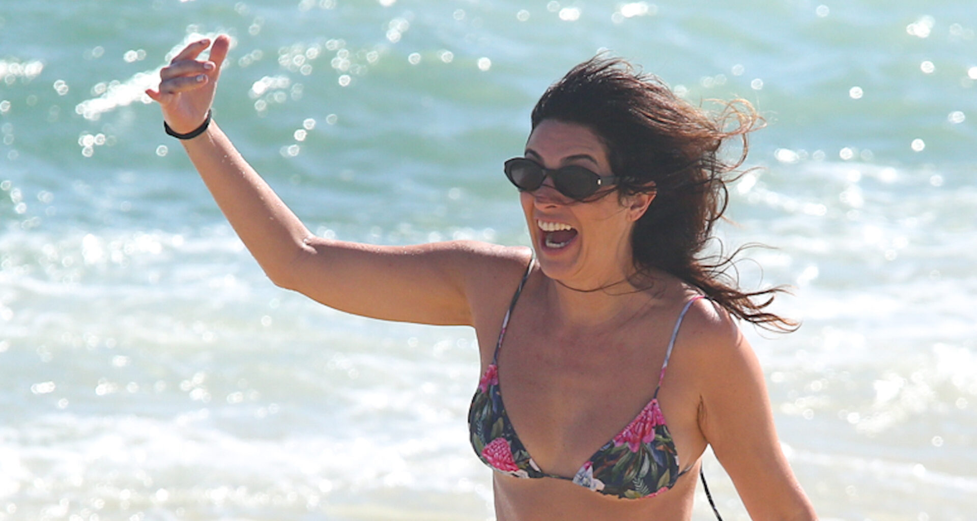 Fernanda Paes Leme na praia - Foto: Dilson Silva/Agnews