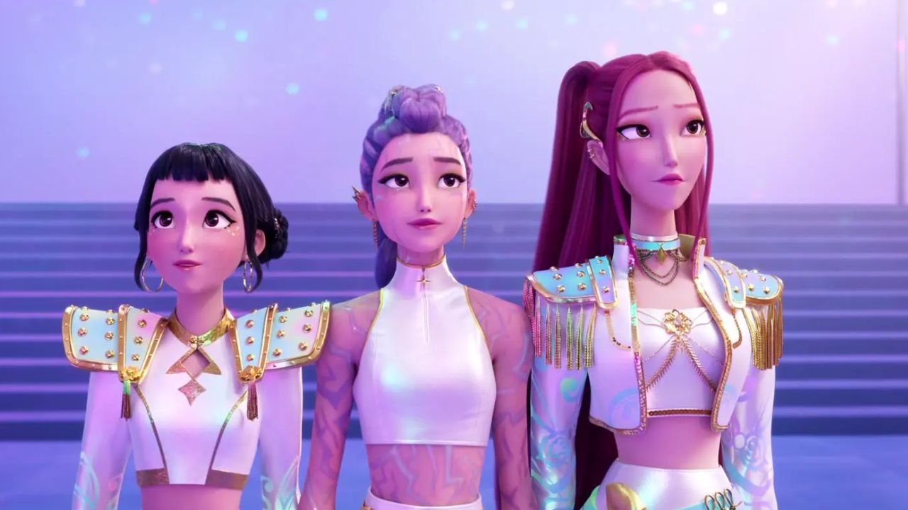 Guerreiras do K-Pop: cena do filme em que as HUNTR/X cantam "What Sounds Like"