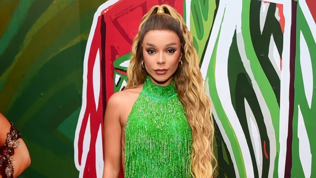 Brunna Gonçalves faz nova lipo após gravidez e mostra antes e depois; assista