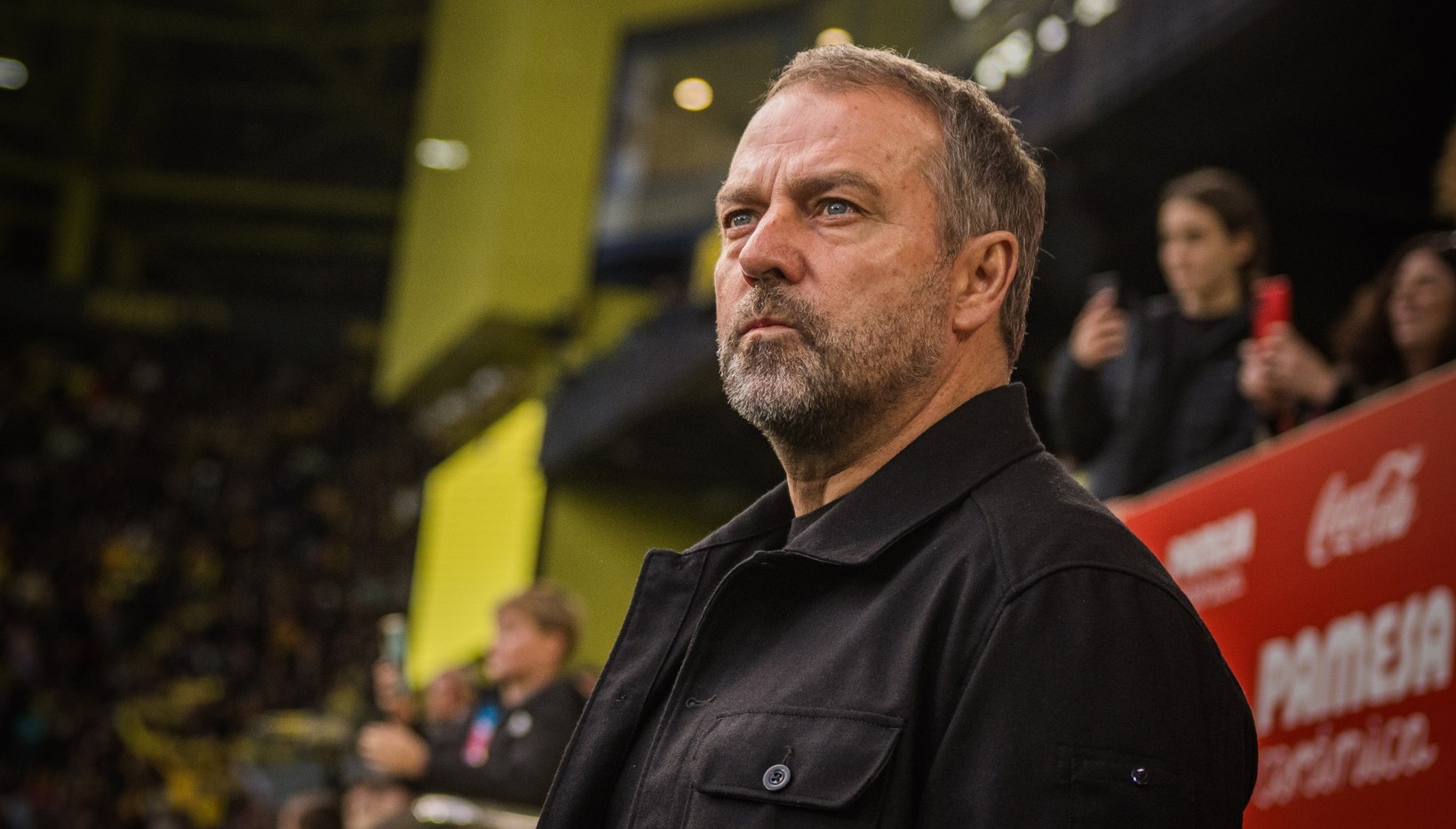 Adaptação do ano? Barcelona transformou lateral em central e jogador virou indiscutível