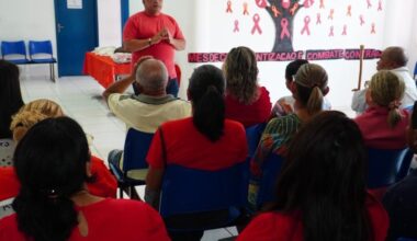 Moradores da Vila São José recebem palestra sobre a Campanha Dezembro Vermelho