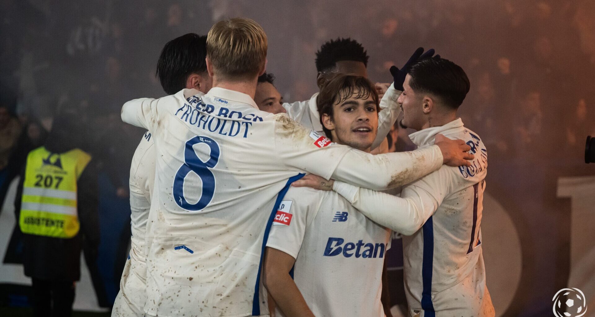 «Há conversas em várias frentes»