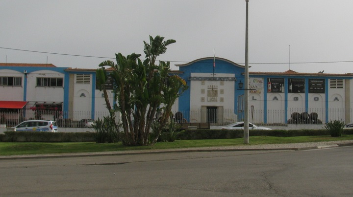 Uma adega que vai ser supermercado e uma escultura polémica. Vai ser assim o dia no Algarve (2ª feira, 22 de dezembro)