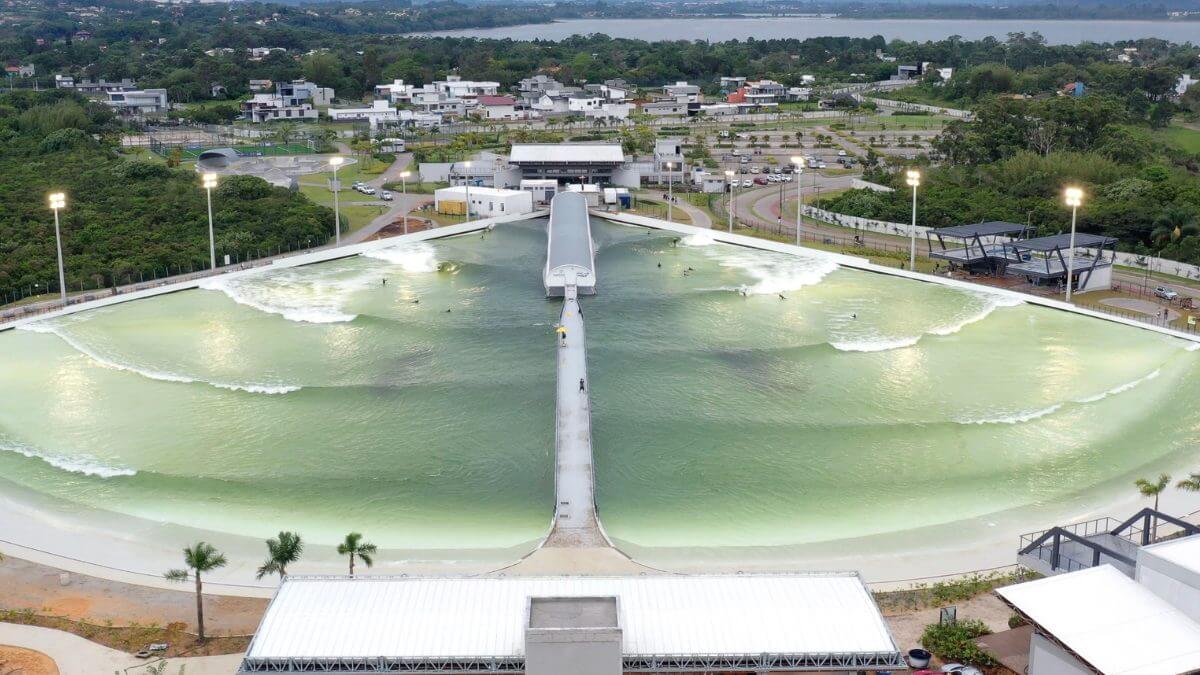 Litoral de Santa Catarina ganha a primeira piscina de ondas artificiais do Sul do Brasil (4)