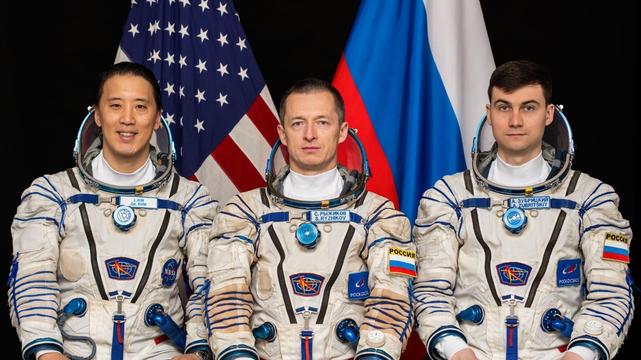 Rússia e EUA trazem tripulação de volta após missão de oito meses na ISS