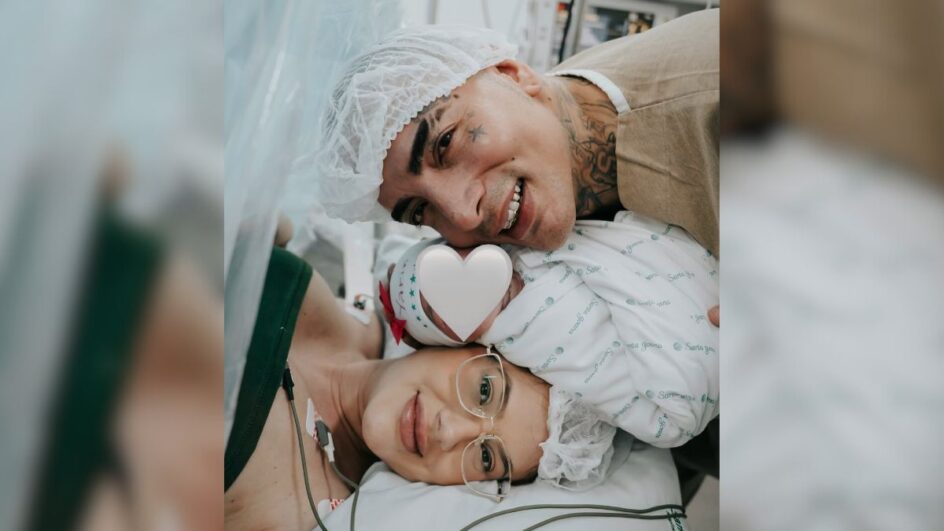 Foto de MC Guimê, esposa e da filha Yarin, primogênita do casal