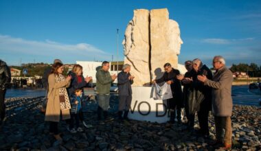 Ribeirão inaugura escultura que celebra a identidade da vila