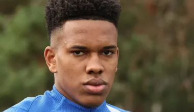 Saiba por que Estêvão foi barrado por Maresca de Cardiff City x Chelsea