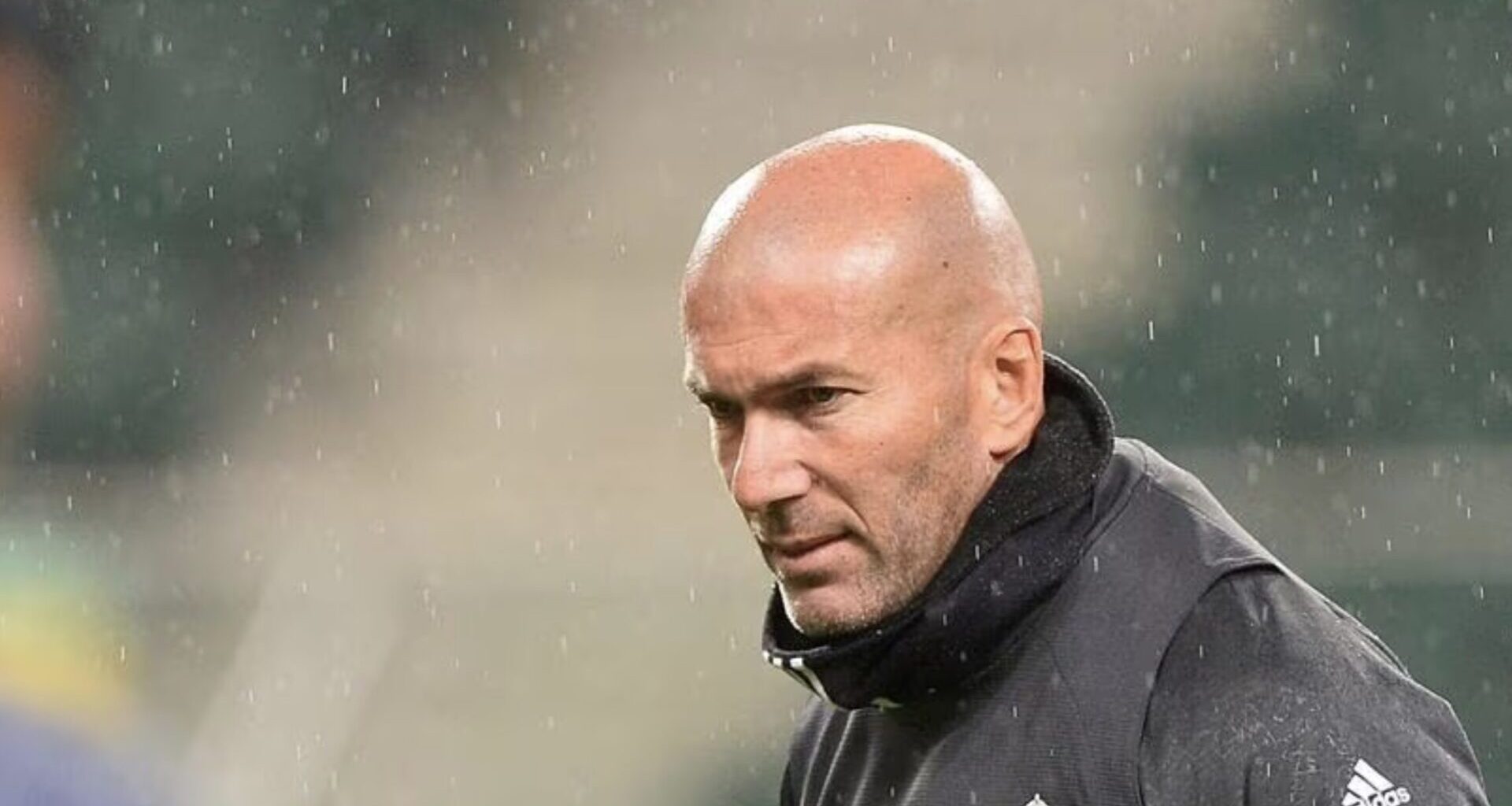 Zinédine Zidane é o principal candidato para substituir Xabi Alonso no Real Madrid