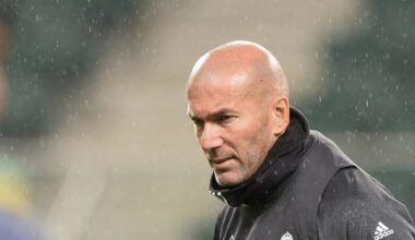 Zinédine Zidane é o principal candidato para substituir Xabi Alonso no Real Madrid