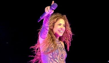 Shakira está em turnê mundial (Foto: J.ébey, Wikimedia Commons)