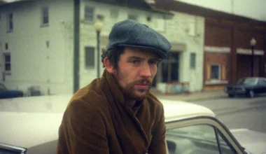 Queridinho do cinema atual, Josh O’Connor vive um fracassado sem redenção no novo filme da Mubi