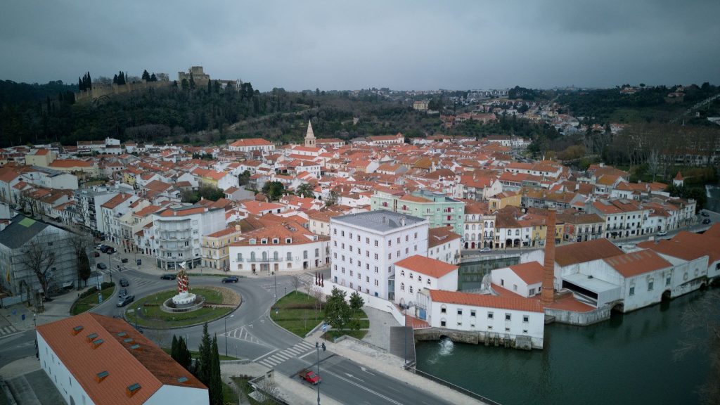 Negócios de Tomar em notícia