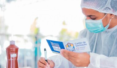 Prefeitura de Maceió | Secretaria de Saúde orienta atualizar o…